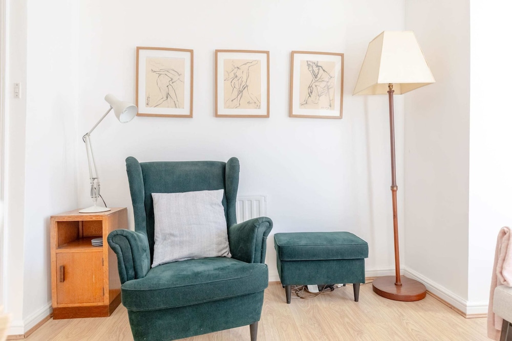 Spacious 1BD Flat 5 Mins to Paddington Station!