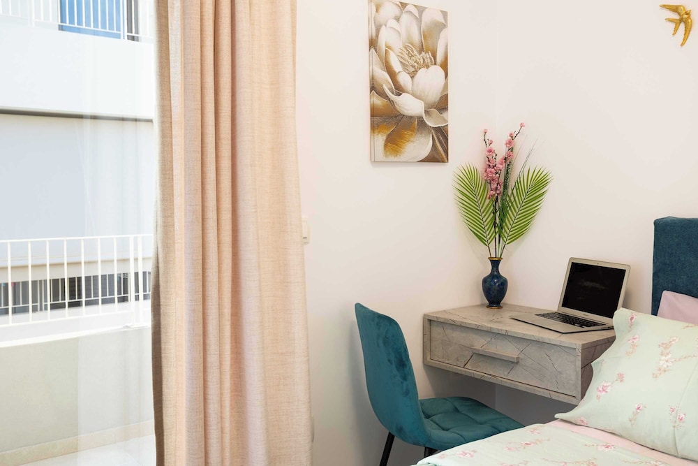 Artemis Sky Suite - Sea Escape With Mountain View