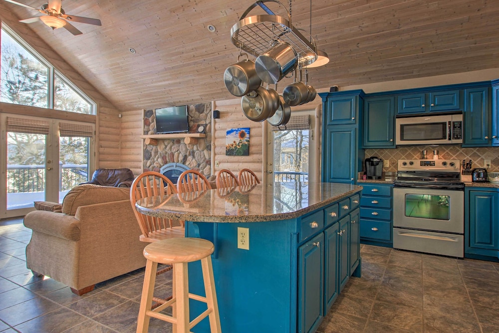 Brainerd Cabin on Camp Lake w/ Boat Slip & Dock!