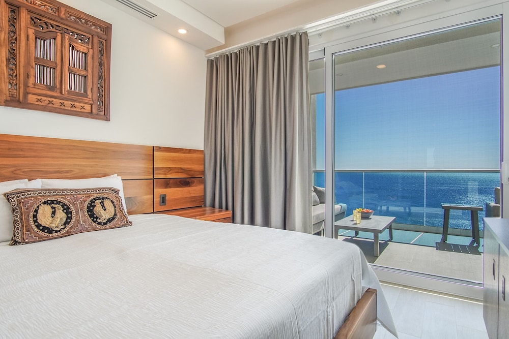 Sensational 2 Bedroom Condominium