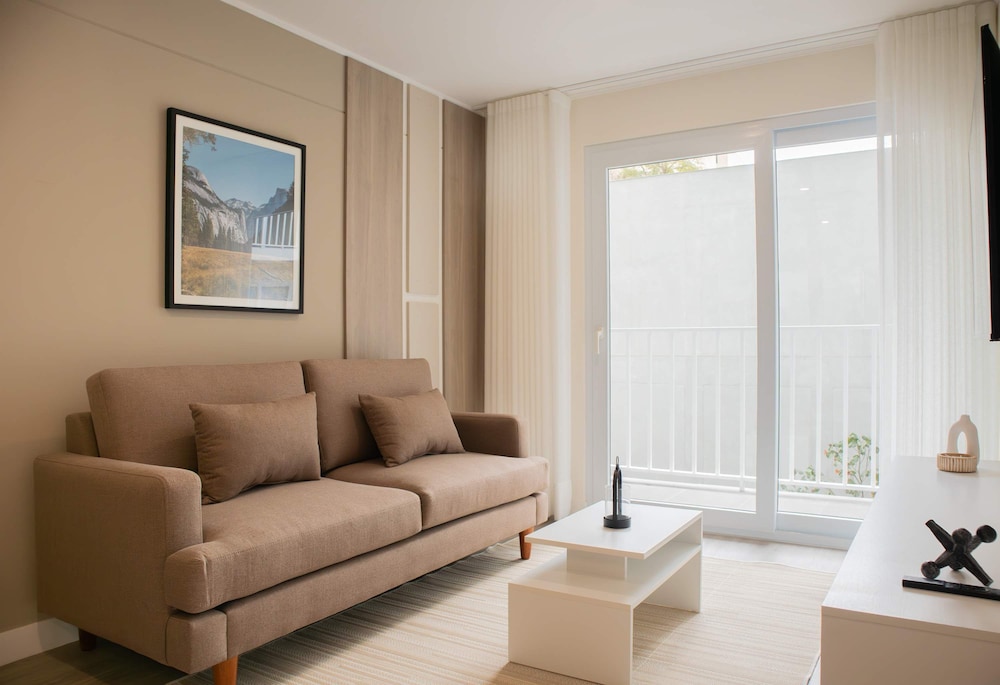 w Stylish 1BR Apartment w Pool in Barranco