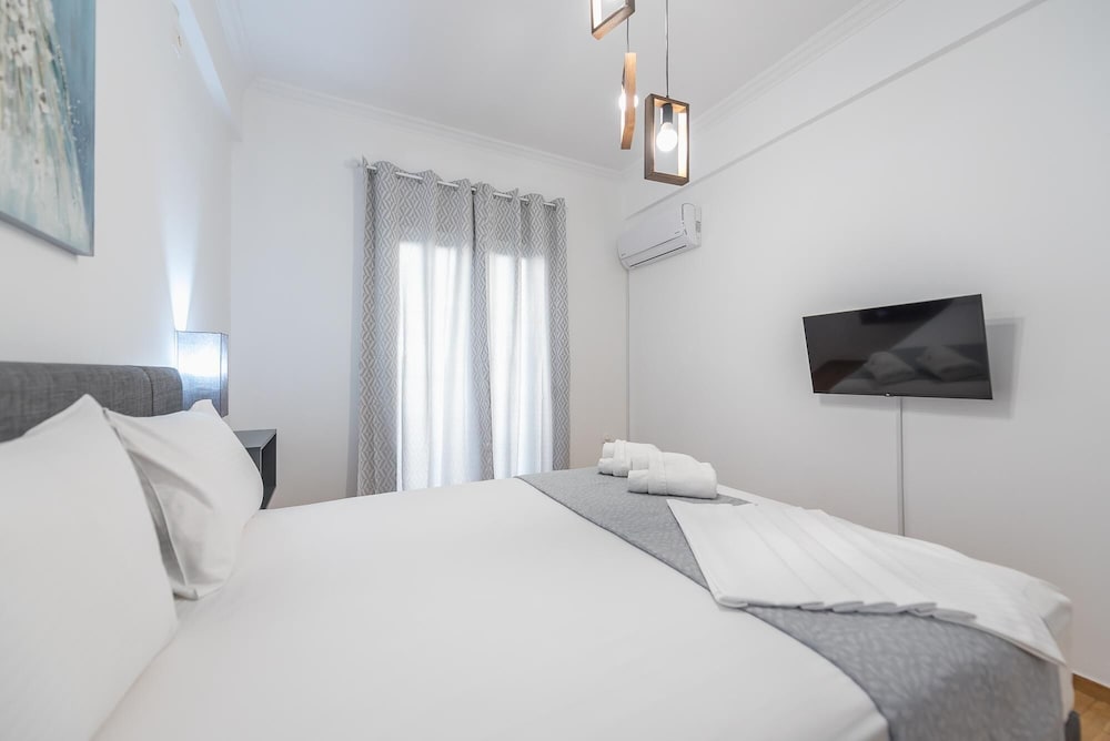 Athens Bright Suite by Cloudkeys