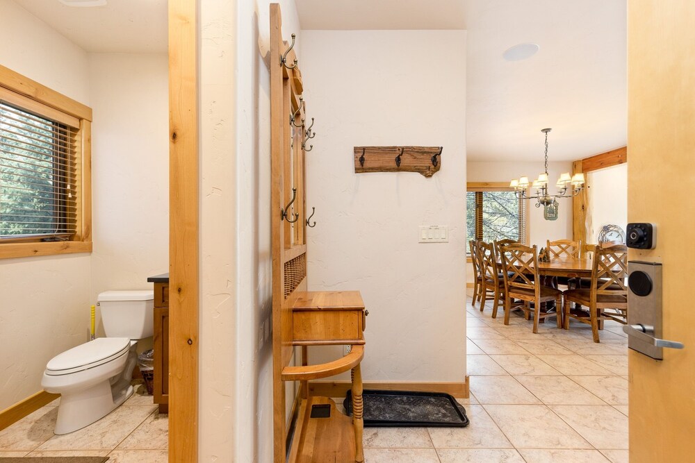 8201 Mill Creek - Private Hot Tub! 3 Bedroom Condo by RedAwning view 3