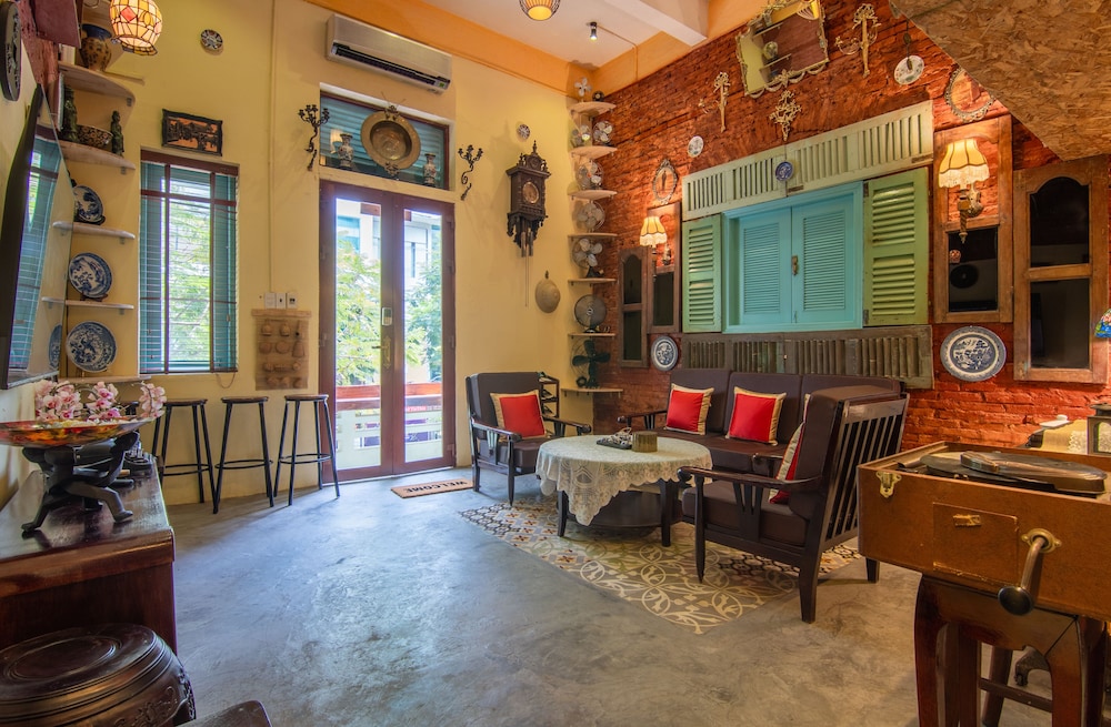 Ancient Saigon House BenThanh Center