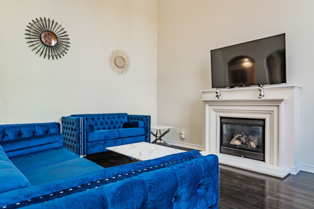 Lady Valentina Boutique Home