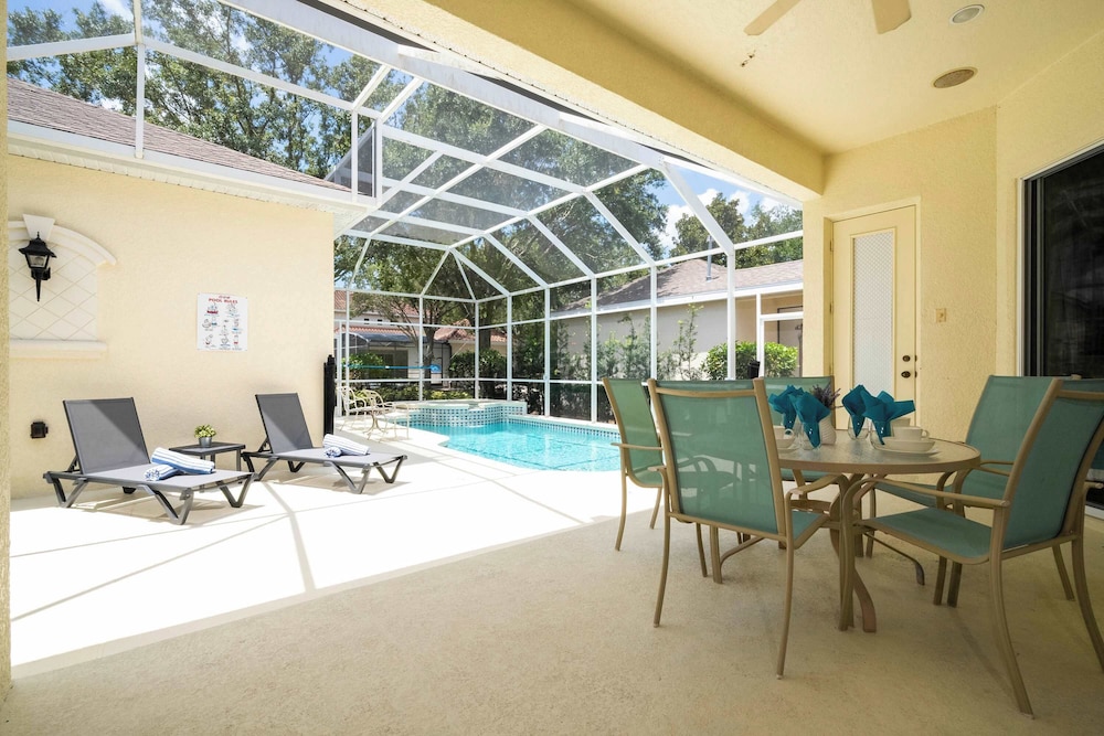 Family Villa w Pool Spa Game Room Near Disney