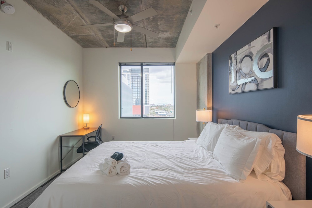 ROVE LIVING/KL - Roosevelt Point