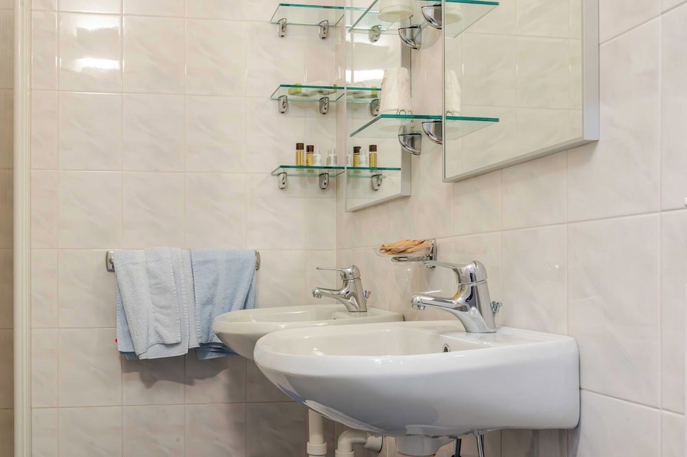 Hotel 3 Comfort and Serenity Heart of Ventimiglia