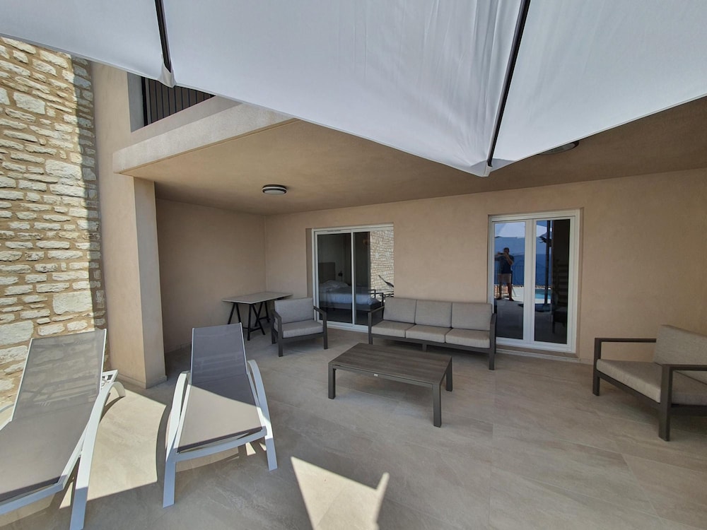 Mor401 - T5 Neuf Piscine vue mer Panoramique