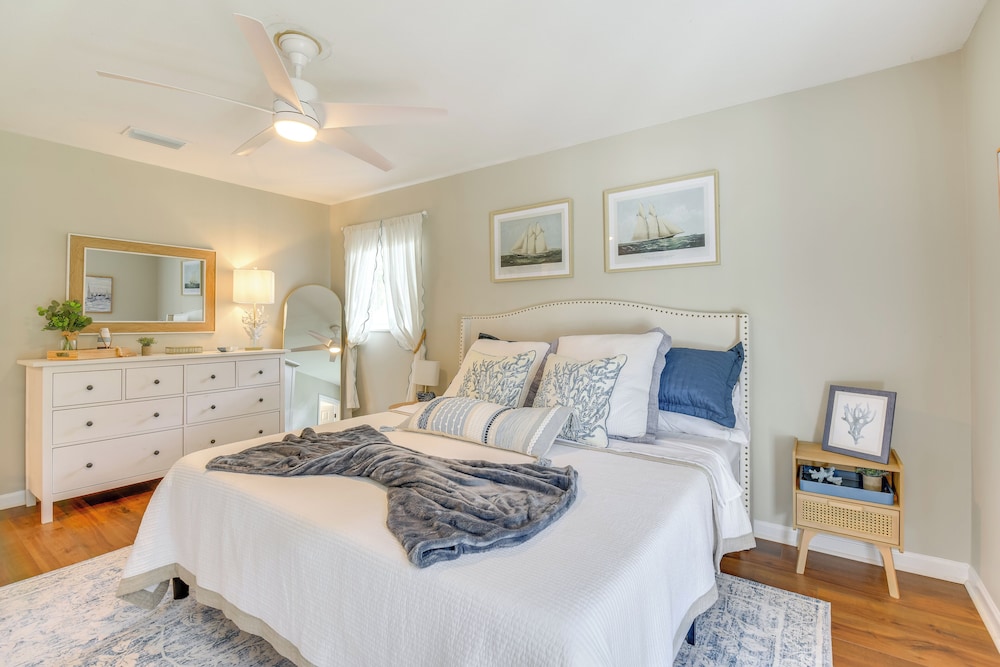 2 Mi to Shore: Modern Retreat in Fort Walton Beach