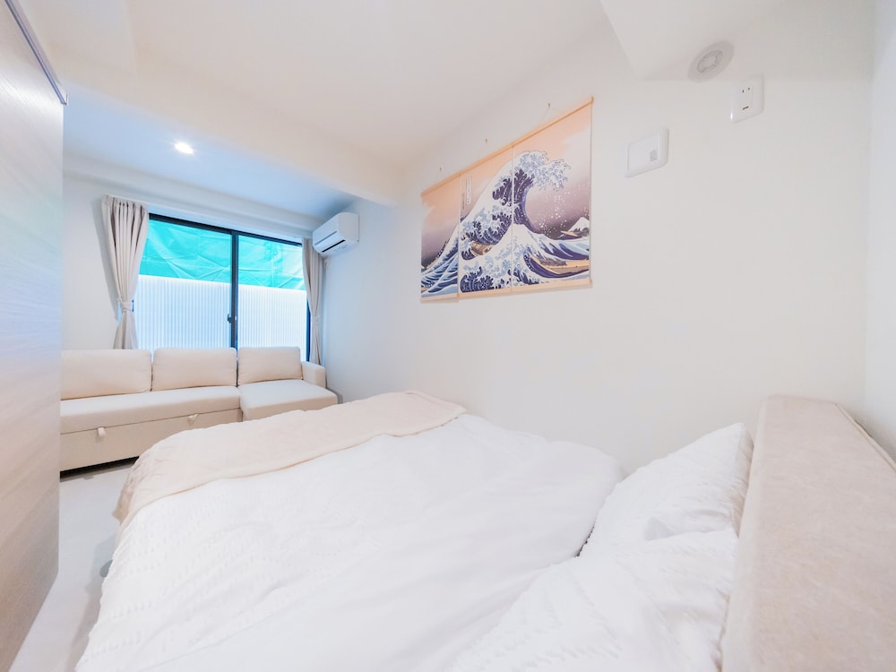 URNA SANDS HOTEL