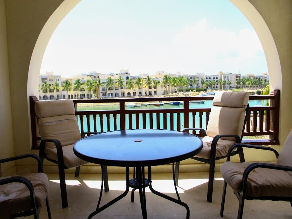 Elegant Marina View Escape