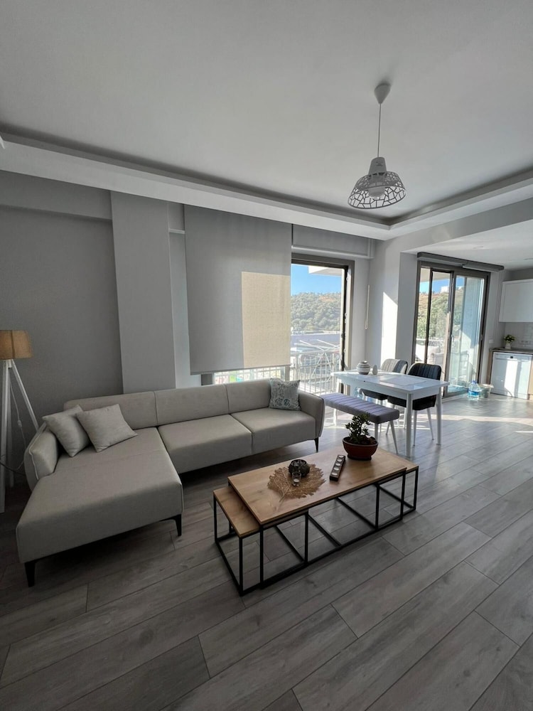 Scenic Flat With Shared Pool in Milas view 5