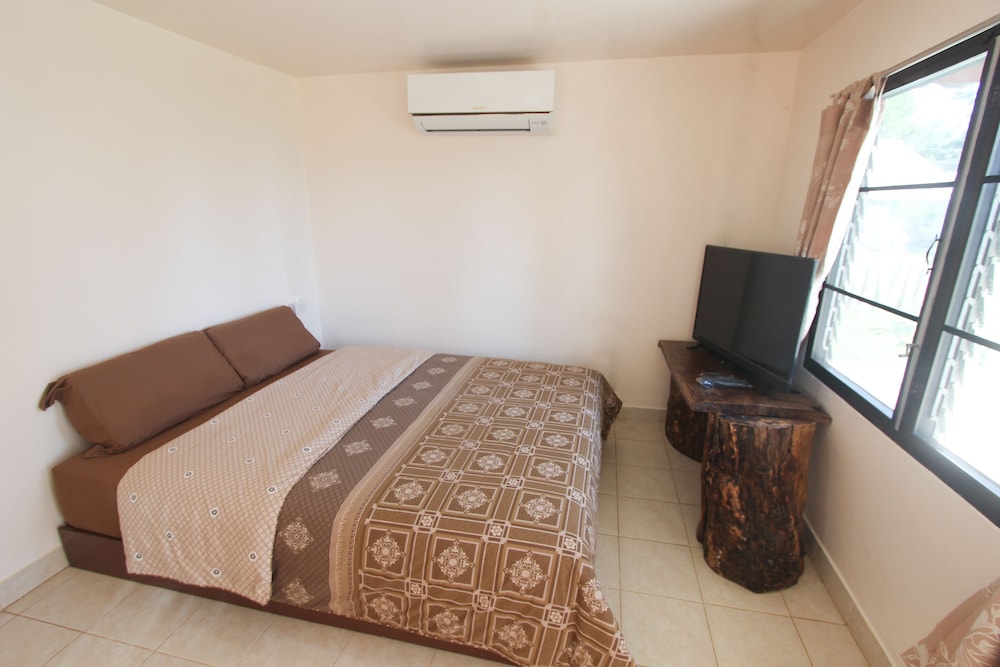 T.K. Beach Resort Koh Mak view 5