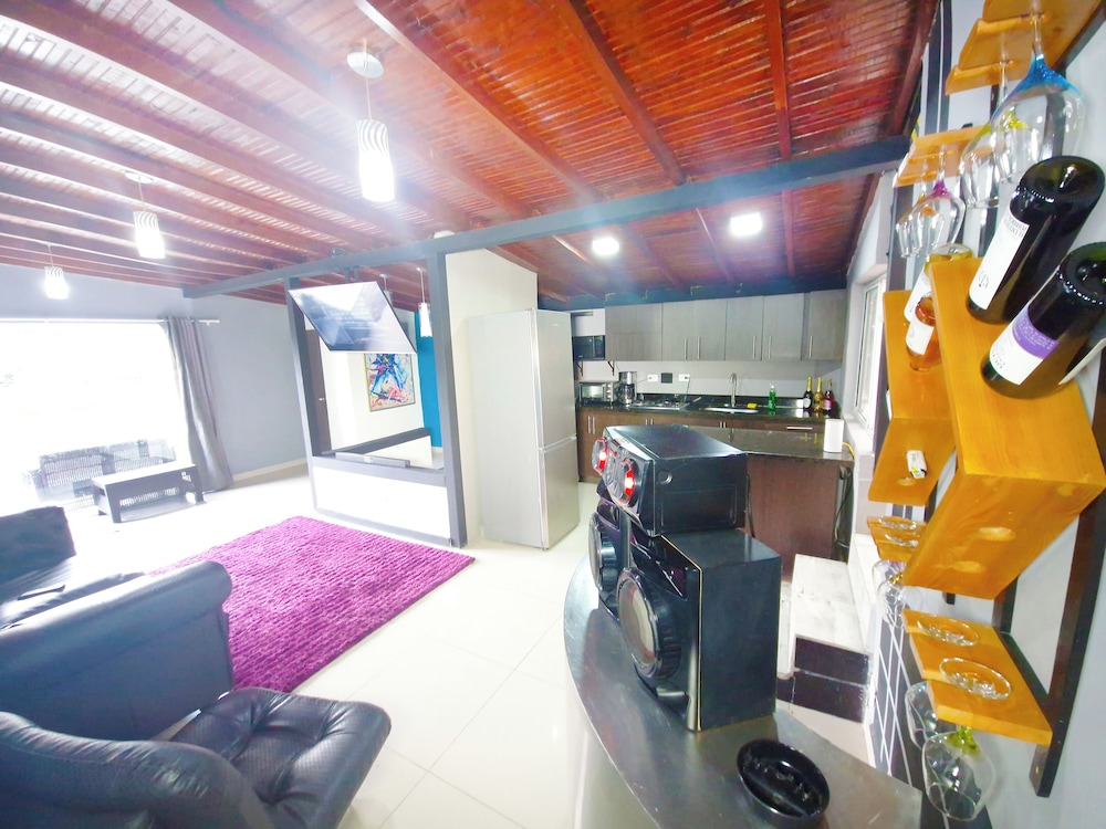 $ PROMO $ 11 Bedrooms with bathrooms Aprtmnt + 2 Jacuzzis and a rooftop pool. @Poblado