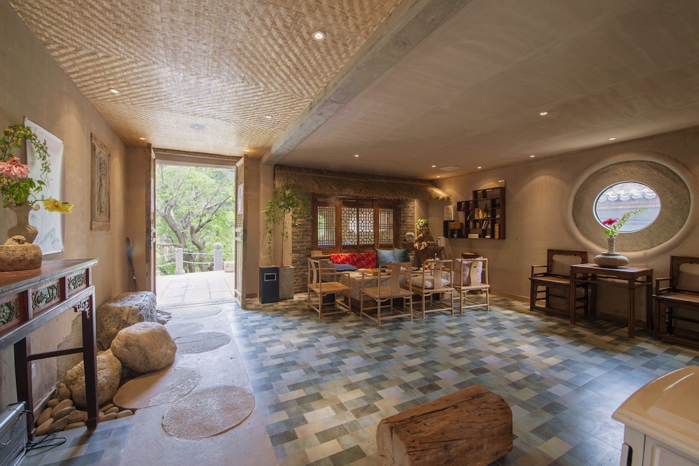 Lotus Mountain Boutique Inn