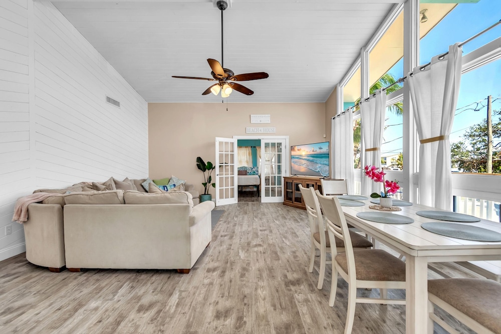 Bates Avenue House