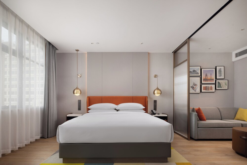 Rezen Longuu Hotel - Guangzhou Baiyun Airport Cultural Tourism City