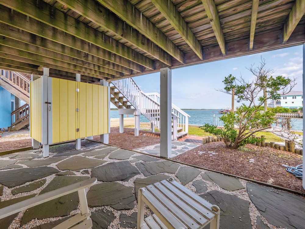 Bear's Den by Topsail Realty