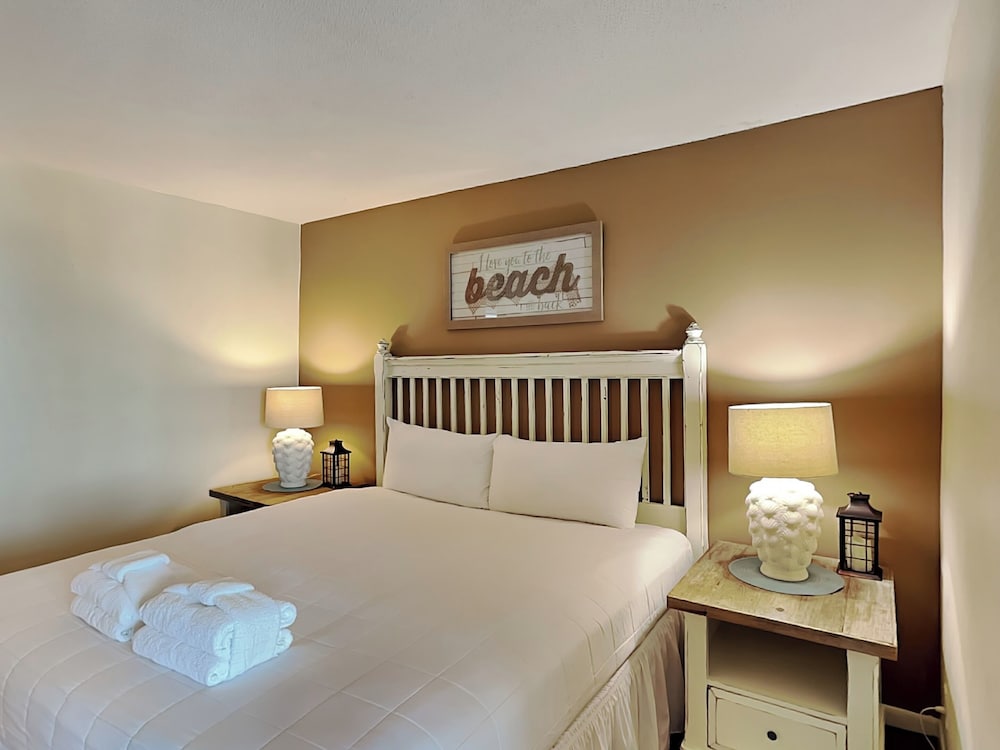 Sunbird Beach Resort #307 West by Resort Collection