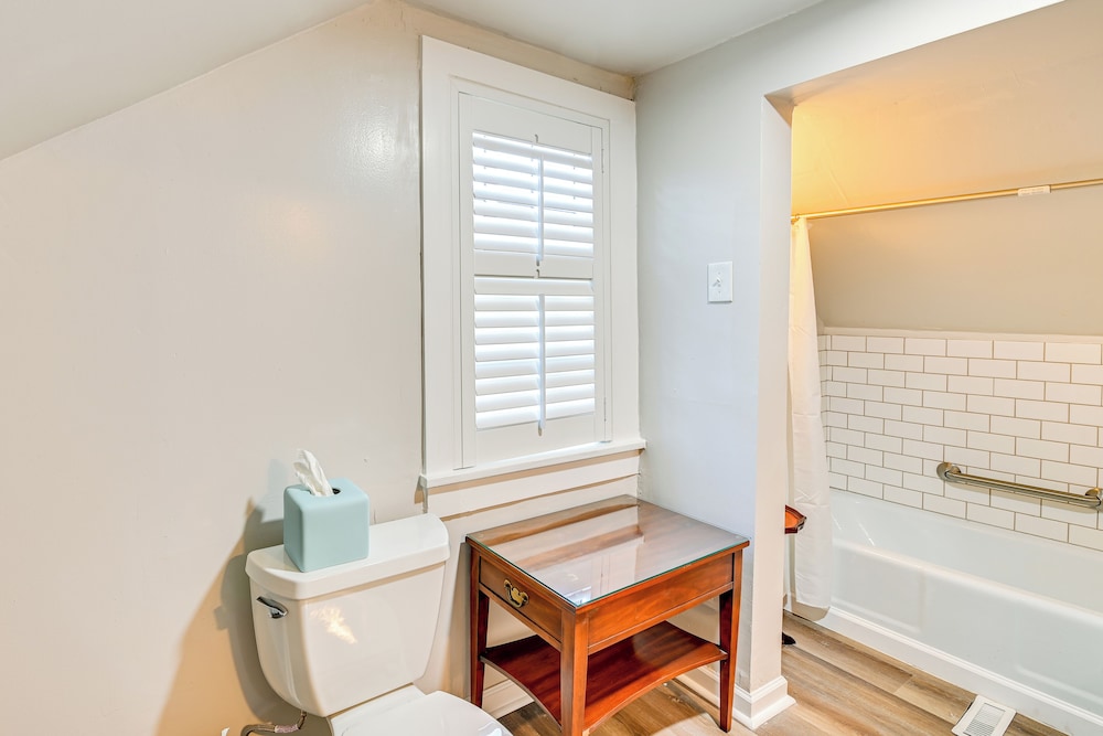 Walk to UK Campus: Charming Home w/ Patio!