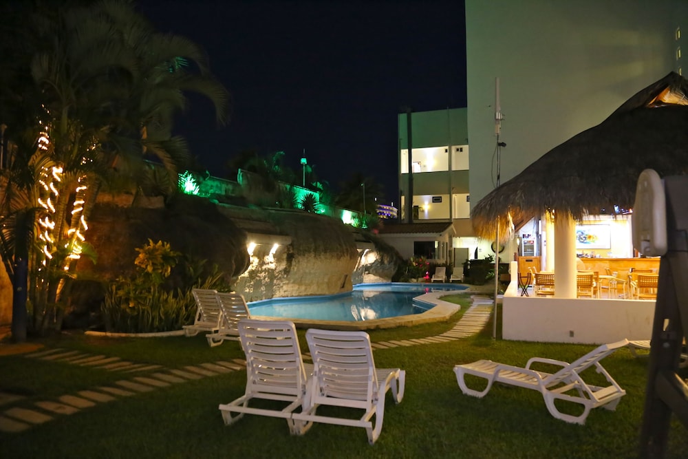 Hotel Alikar Huatulco - Property Image 2