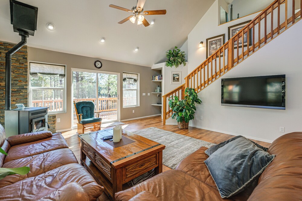 Pet-friendly Blue Ridge Cabin: Wraparound Deck!
