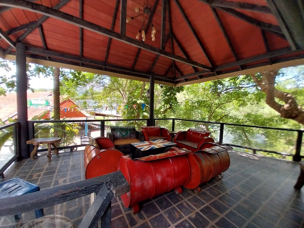 Bamboo River House Kaeng Krachan