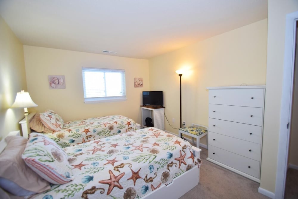 Thunder Island 132c 2 Bedroom Home by RedAwning view 5