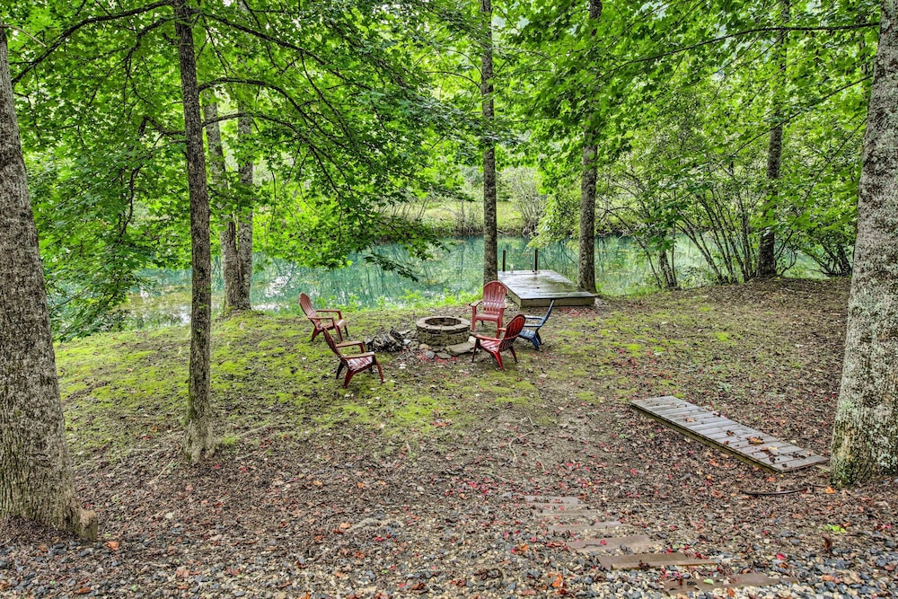 'deer Haven' Cabin: 5 Mi to Dtwn Blue Ridge! view 5