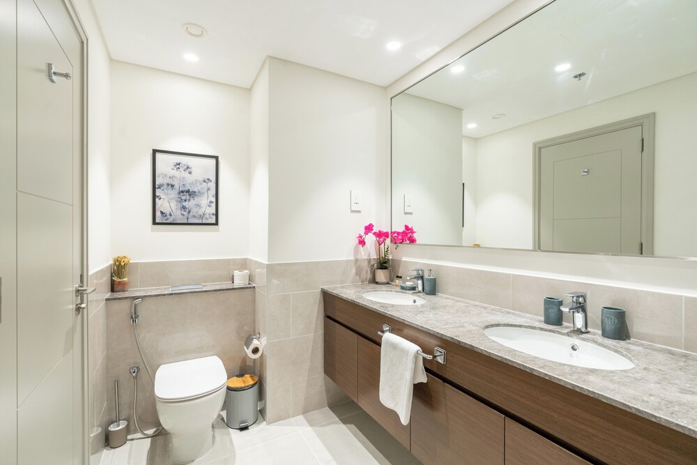 Whitesage - Chic Condo With Incredible Fountain and Sea View