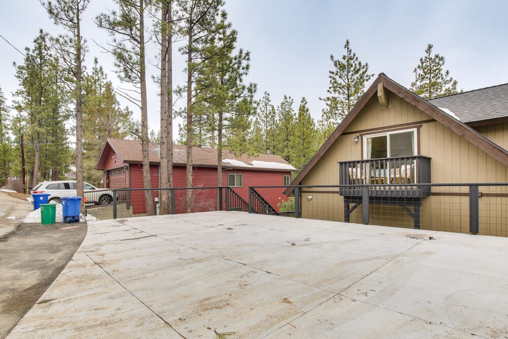 Serene Big Bear Retreat w/ Hot Tub + Game Room! view 4