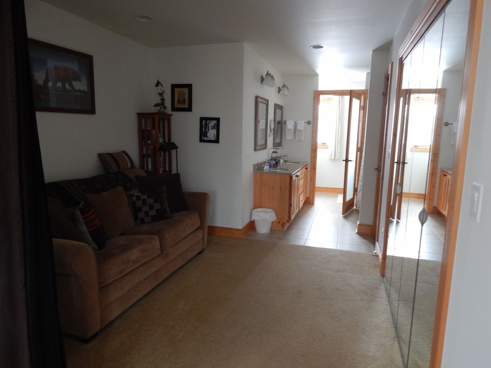 Galena Vacations - House on Lookout Trace - Property Image 5