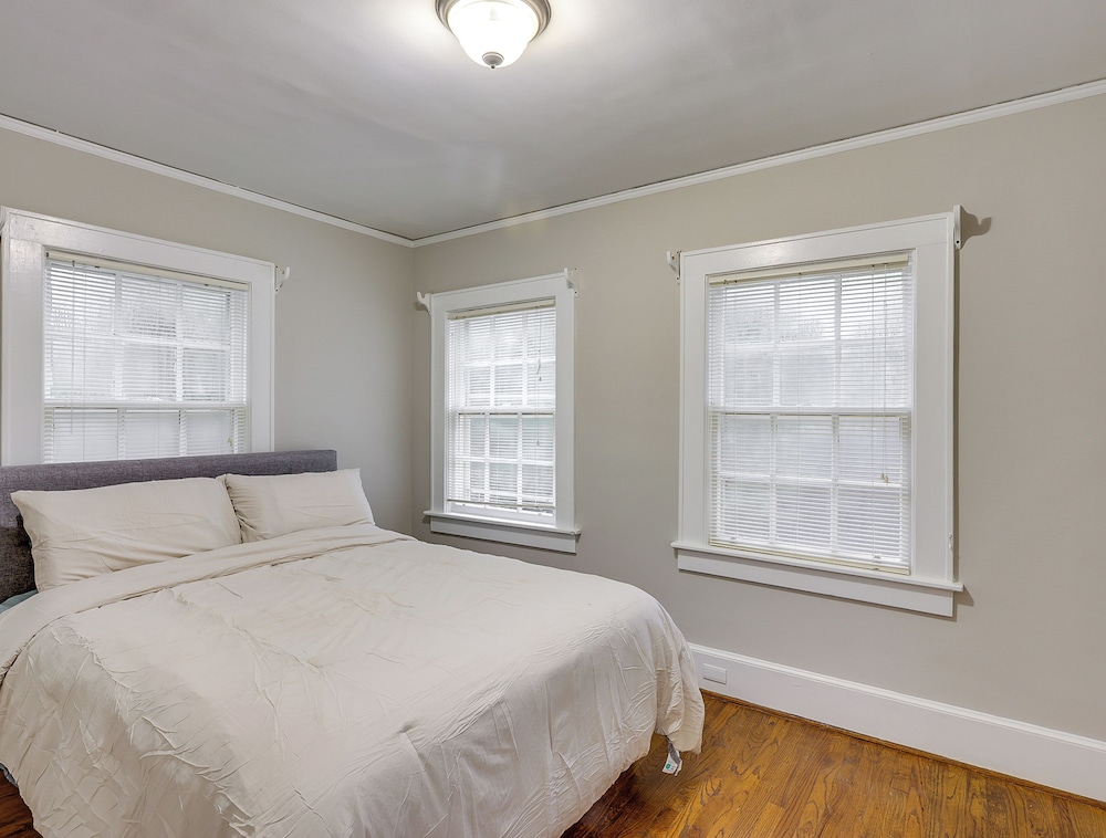 Peaceful Townhome: 2 Mi to Downtown Montgomery!