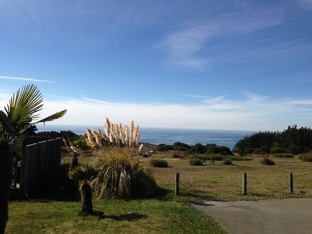 Fort Ross Lodge