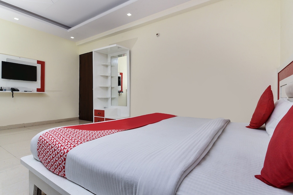 OYO 8500 Hotel Sun Palace Residency