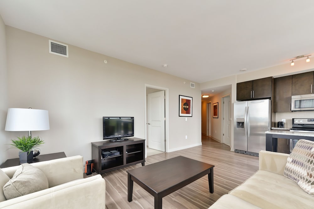 Ovation at Park Crest by Bridgestreet