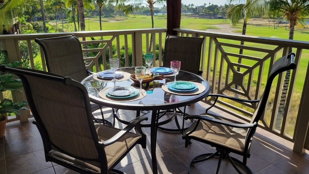 Family & Couples' Fun - Golf, Mountain & Lake Views + Walk to Dining & Beach - Vrkcv