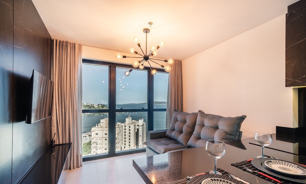 MHF II Apts Variados em Prédio com Vista para o Mar em Itapema