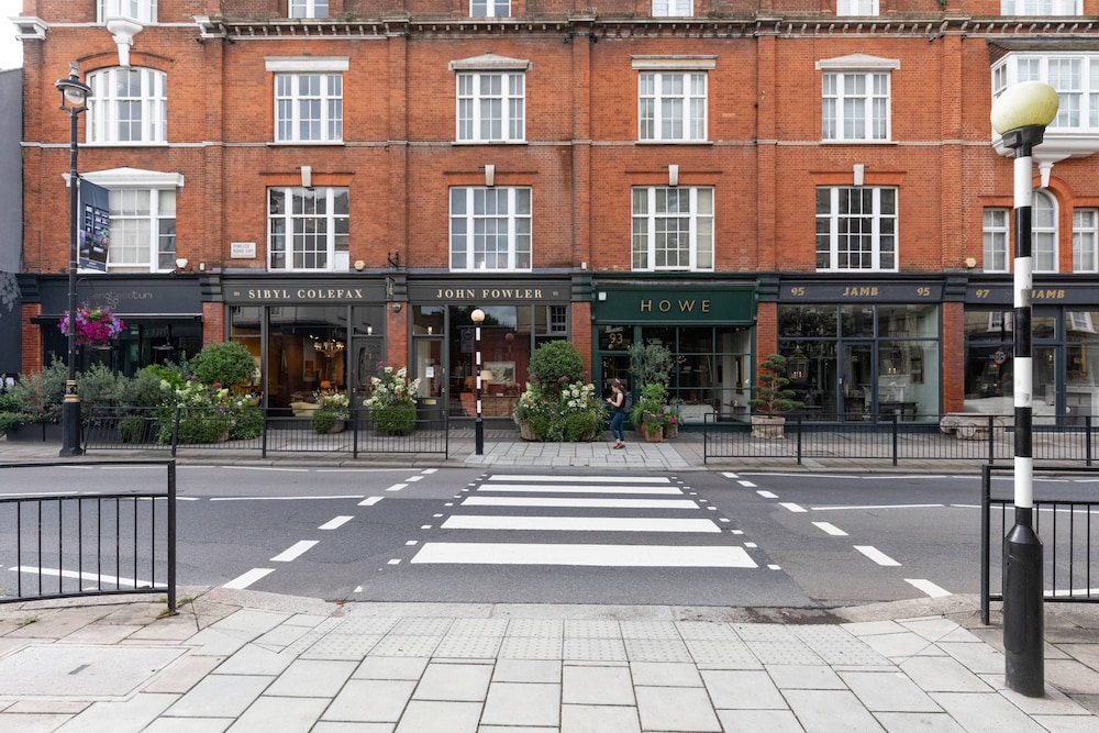 Tite Street IX by Onefinestay