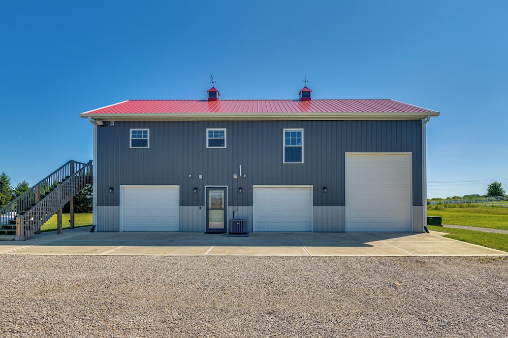 Pet-friendly Countryside Retreat in Whiteland!