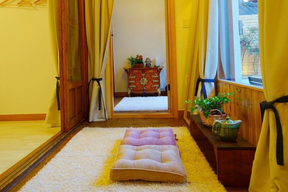Hanok Mibbeum view 4