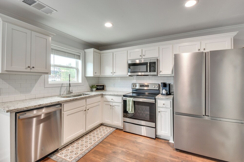 < 1 Mi to Tubing: Sleek Condo in Downtown Helen