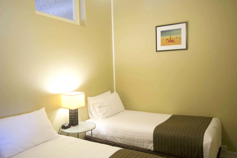 Globe Apartments