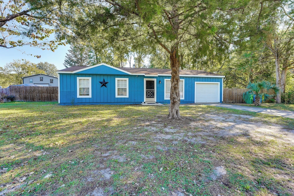Kayak, Snorkel & More: Quiet Home in High Springs!