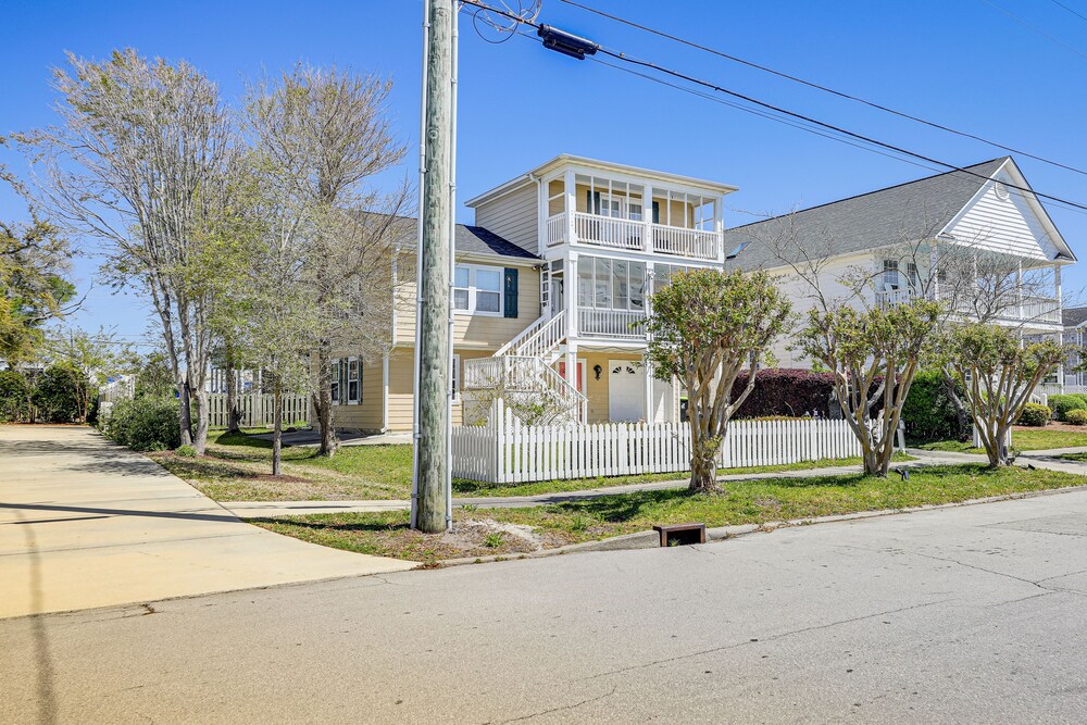 Waterfront Crystal Coast Vacation Rental Getaway! view 4