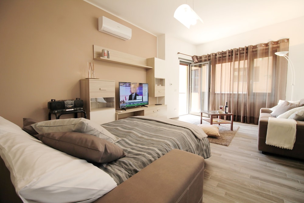Wonder 3BR EUR Apartment