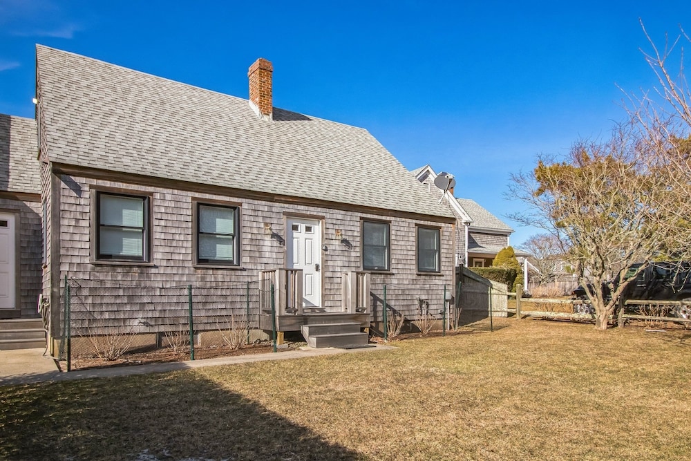 Charming 3br Home In Nantucket's Natural Beauty 3 Bedroom Home