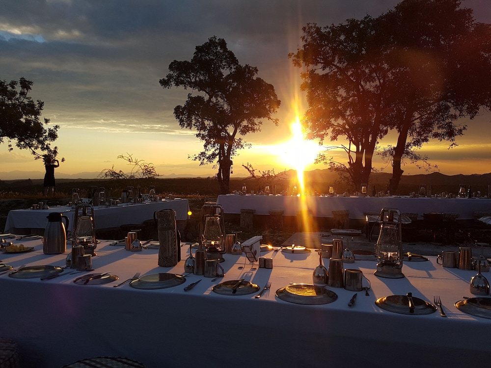 Nyati Safari Lodge