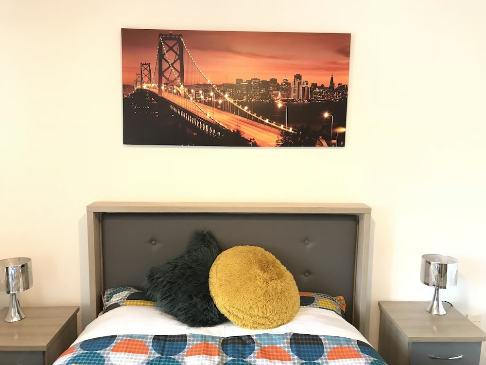 Grand Central Apartments, Centro